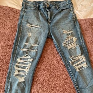 American Eagle ripped jeans!!